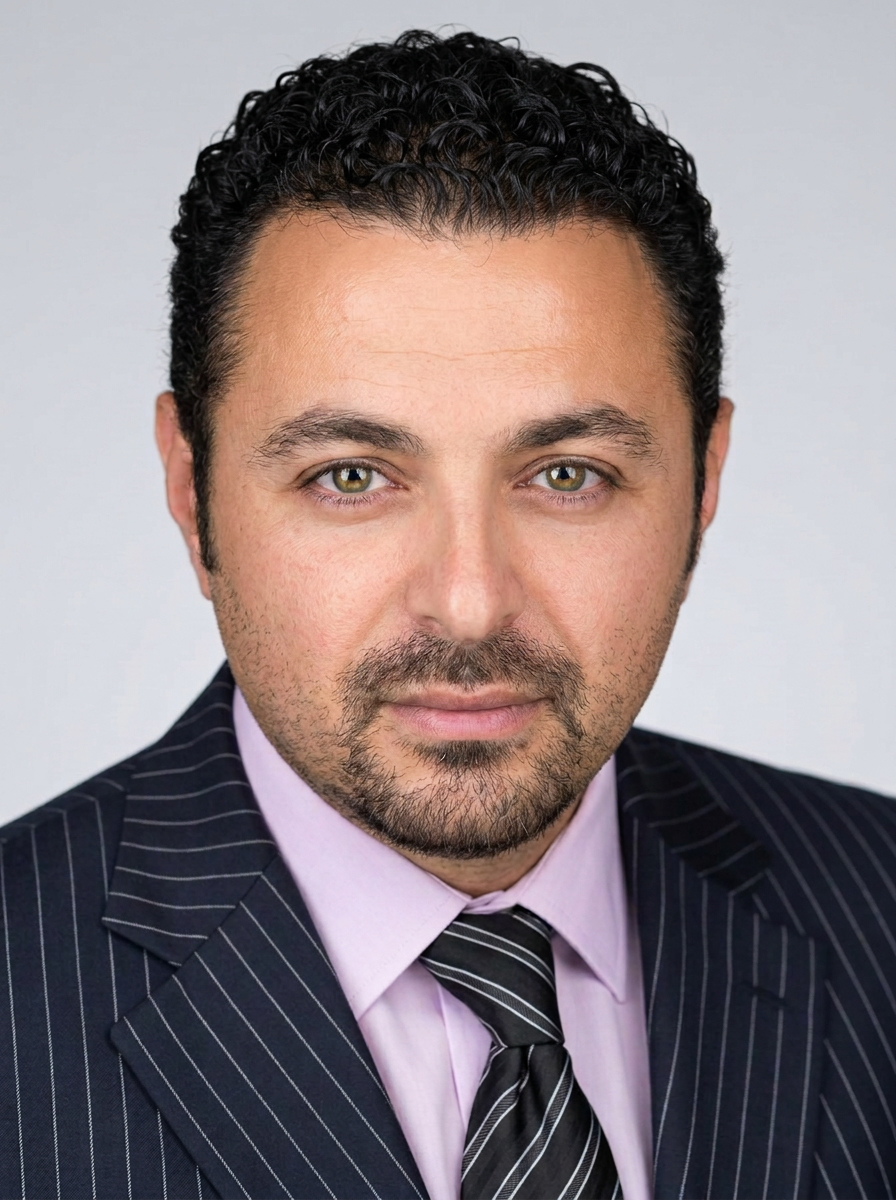 Portrait of Simon Leizgold, Manager of Acquisitions & Operations